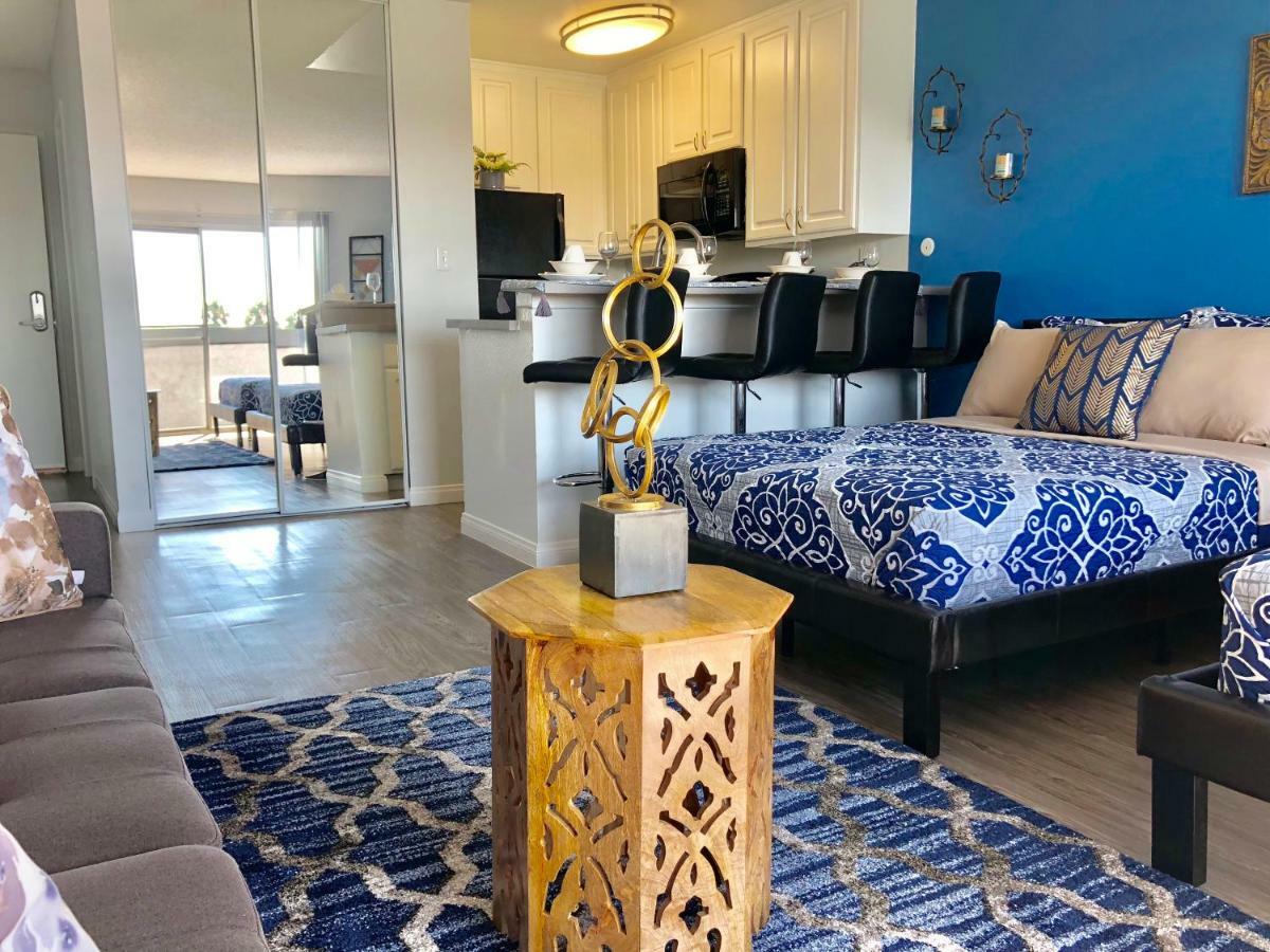 Luxury In Downtown Apartment *